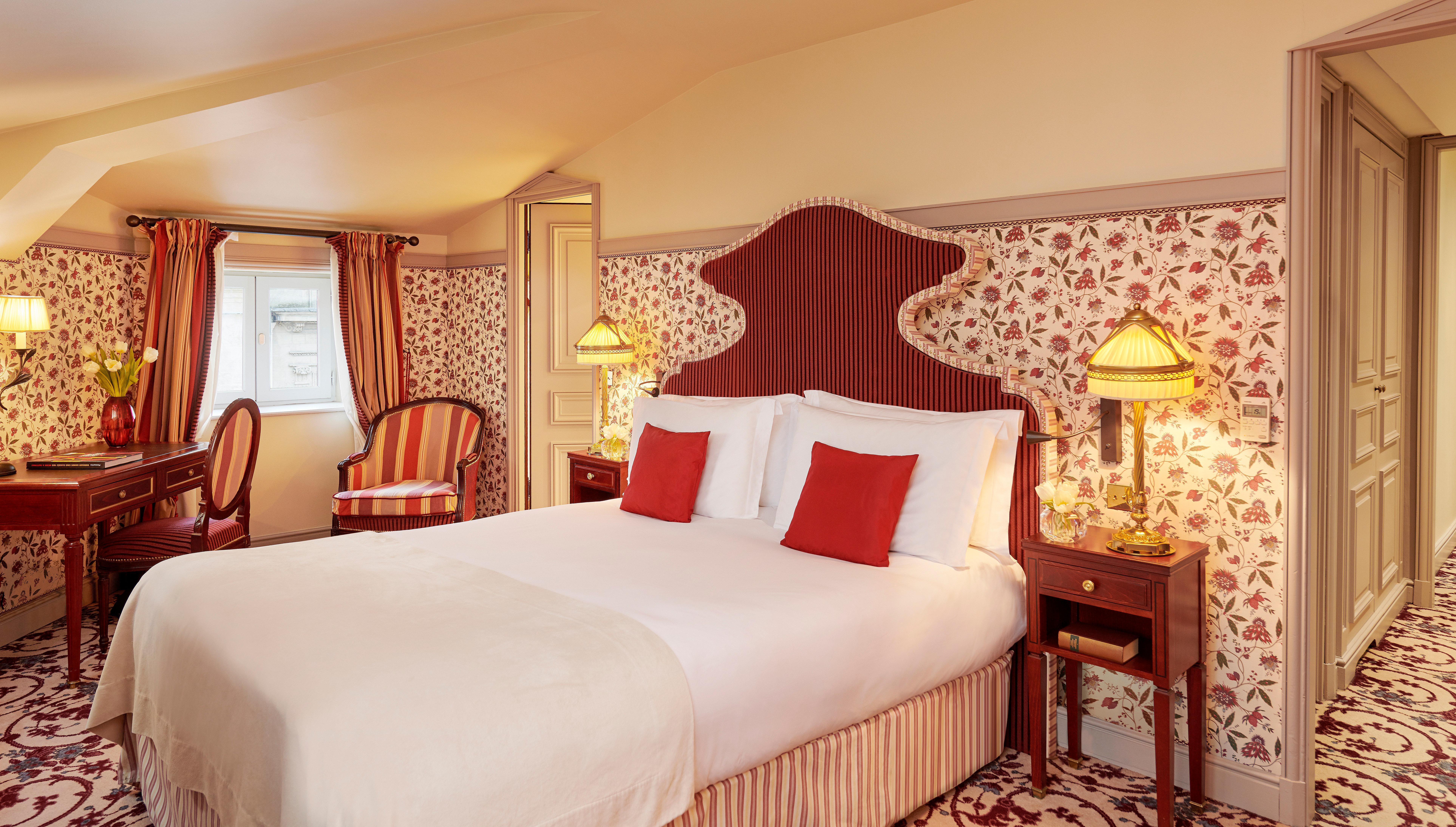 Intercontinental Bordeaux Le Grand Hotel By Ihg Ngoại thất bức ảnh A bedroom at the hotel