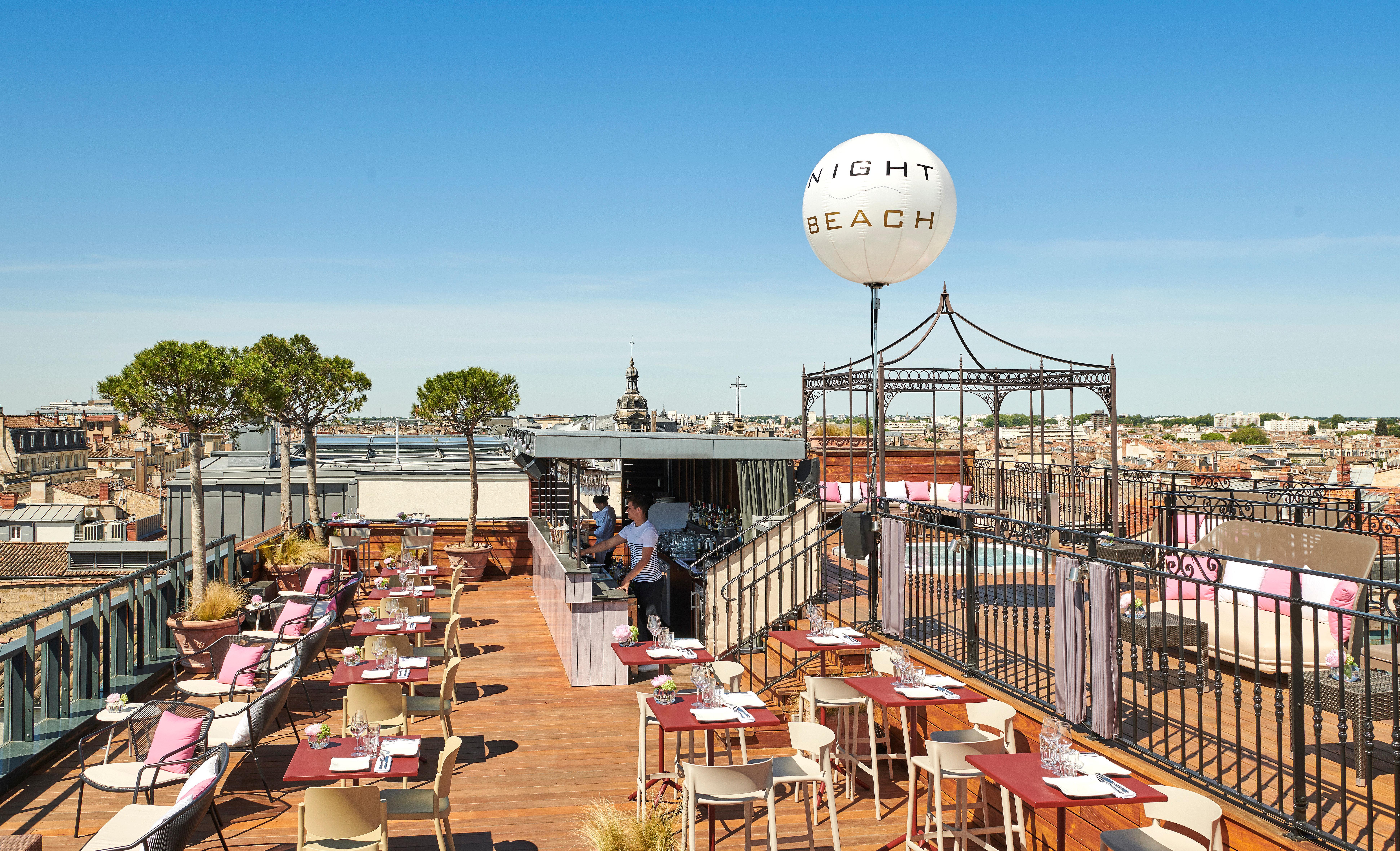Intercontinental Bordeaux Le Grand Hotel By Ihg Ngoại thất bức ảnh The rooftop of the hotel