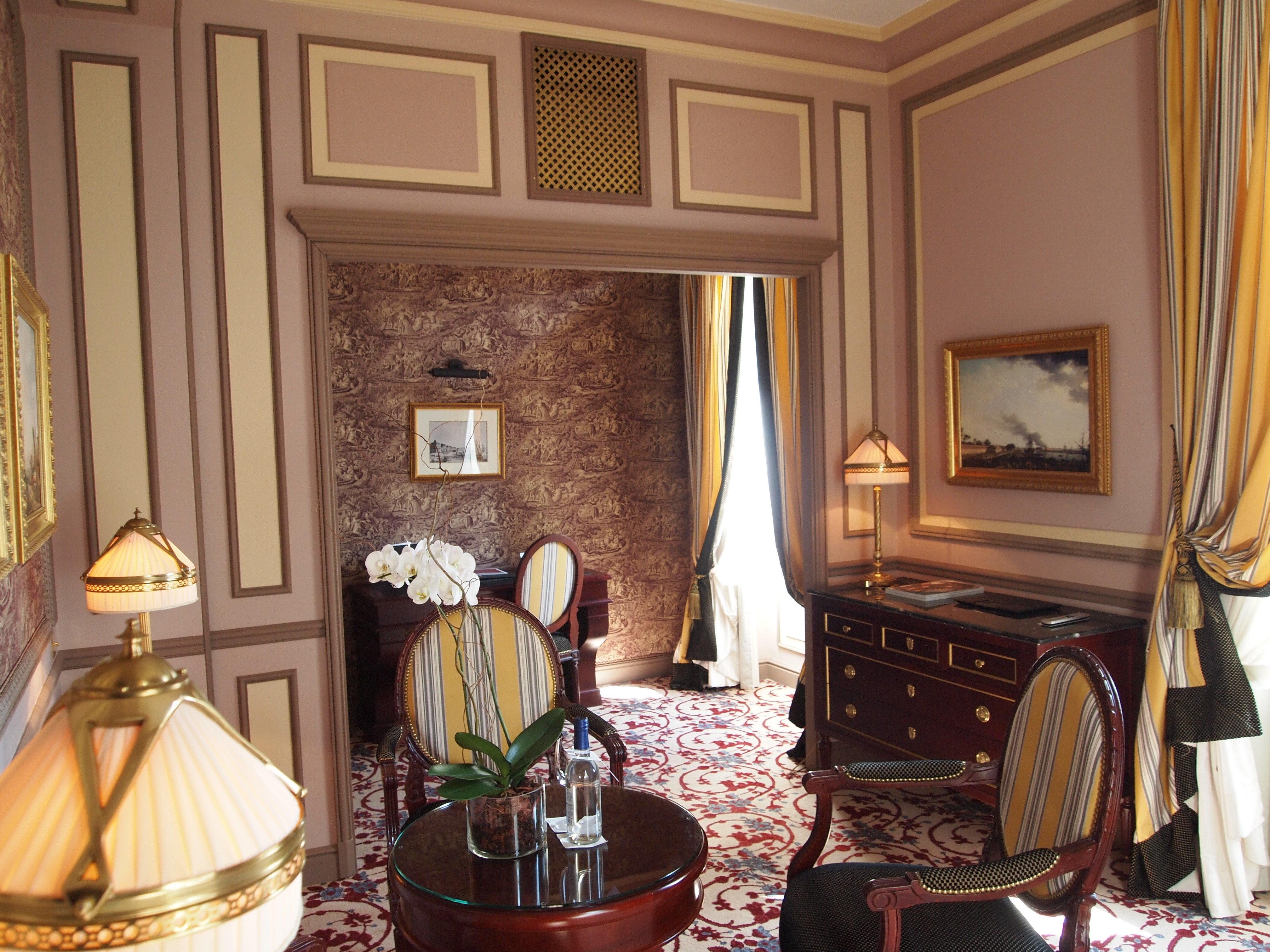 Intercontinental Bordeaux Le Grand Hotel By Ihg Ngoại thất bức ảnh A suite at the hotel