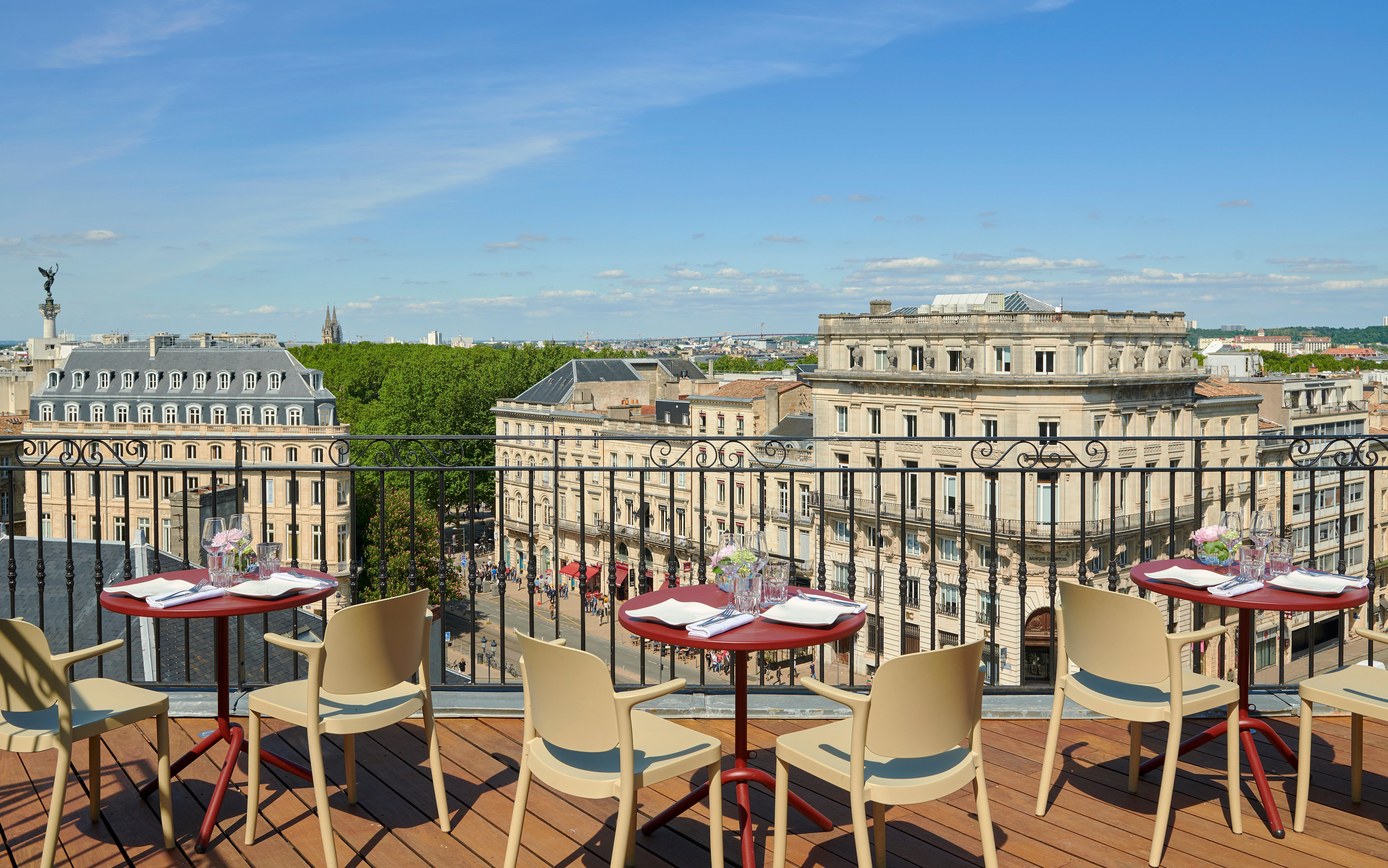 Intercontinental Bordeaux Le Grand Hotel By Ihg Ngoại thất bức ảnh The rooftop terrace