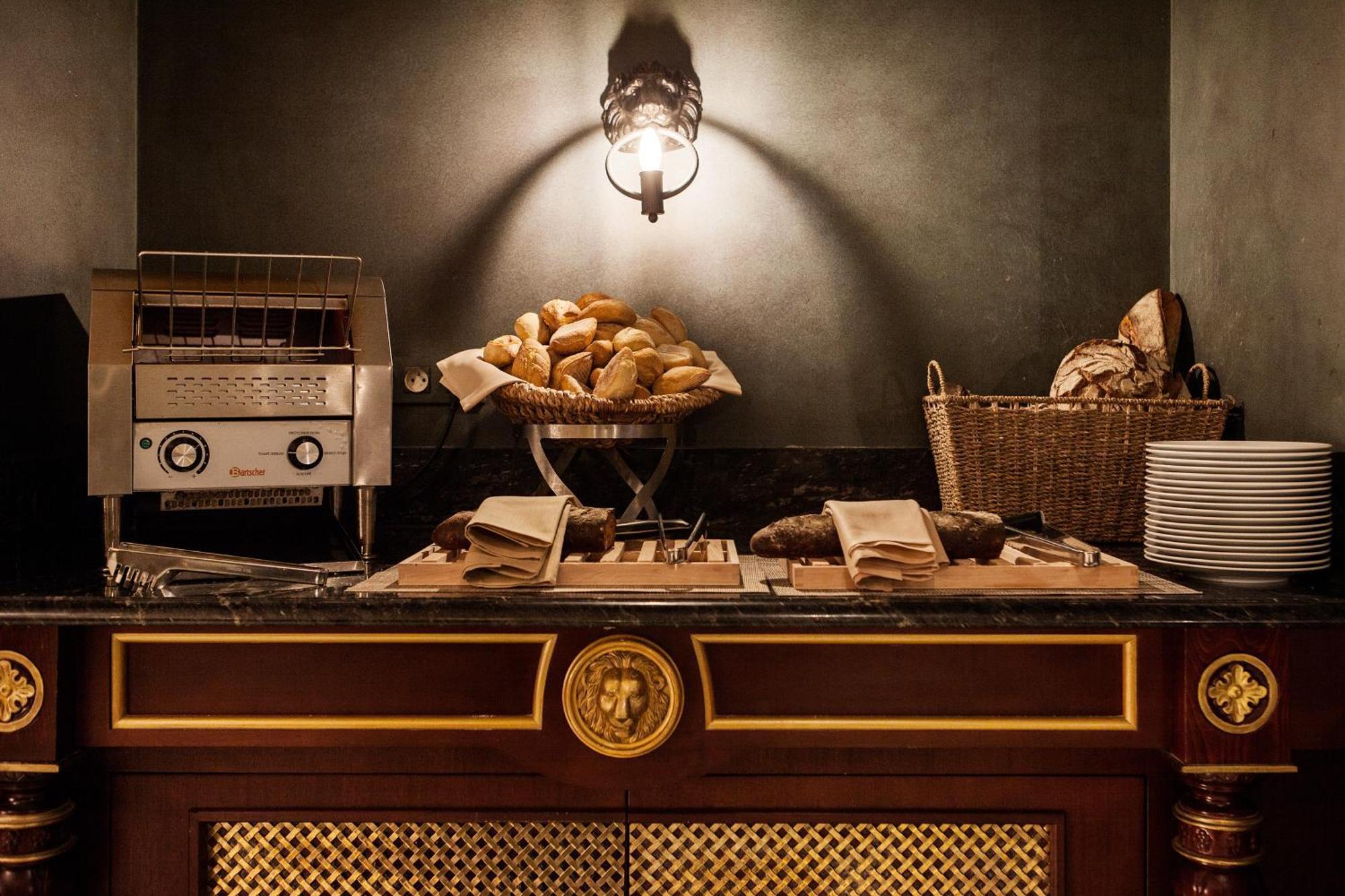 Intercontinental Bordeaux Le Grand Hotel By Ihg Ngoại thất bức ảnh Bread station